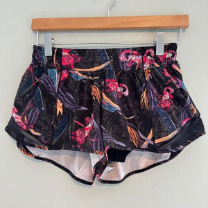 Lululemon Hotty Hot Low-Rise Lined Short 2.5"
Veiled Floral